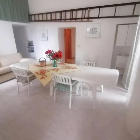 Holiday home Immersa Nel